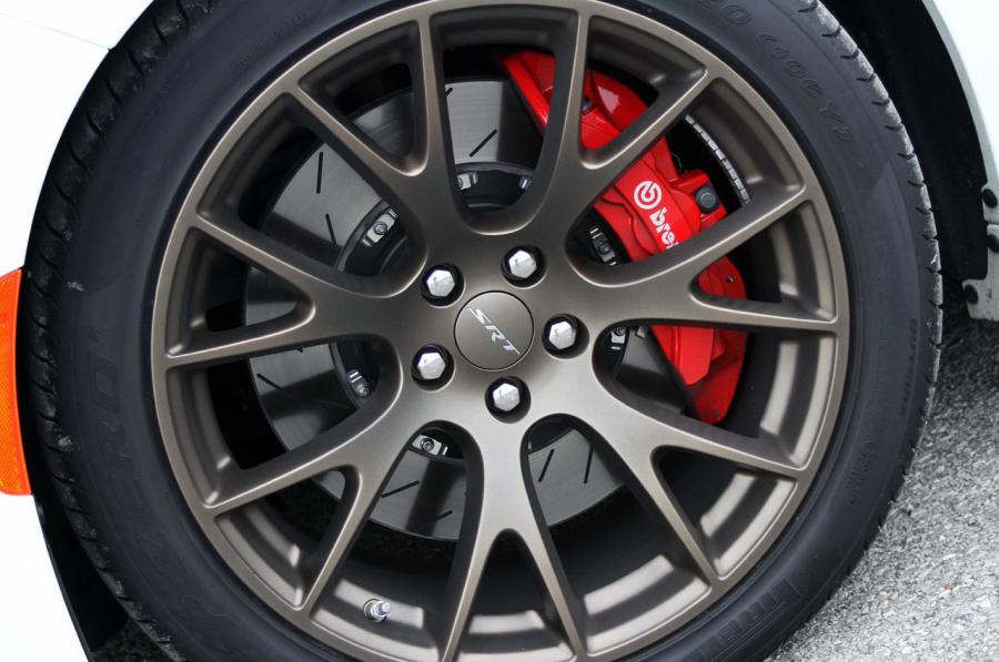 Колеса Dodge Charger SRT Hellcat 2015 года  (фото 19 из 111)